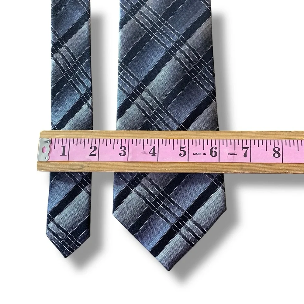 Classic Blue Plaid Men's Tie - Stylish Professional Look